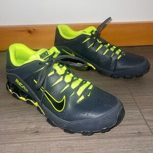 Nike Men's SIZE 10  Reax 8 Training Shoes Anthracite/Black/Volt